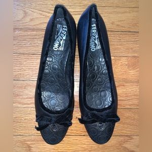 SALVATORE FERRAGAMO velvet bows leather flats shoes 7